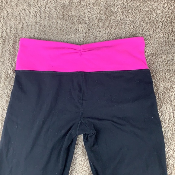 Lululemon Gather & Crow Crop Legging Pink & Black - Picture 8 of 12